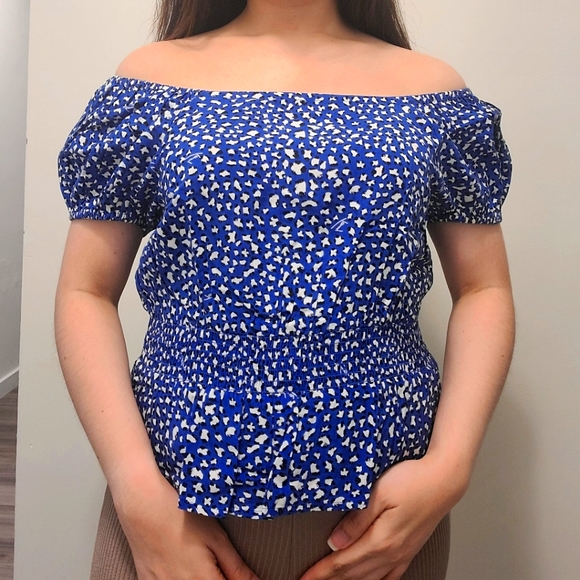 (BNWT) Tommy Hilfiger Blouse - Picture 2 of 2